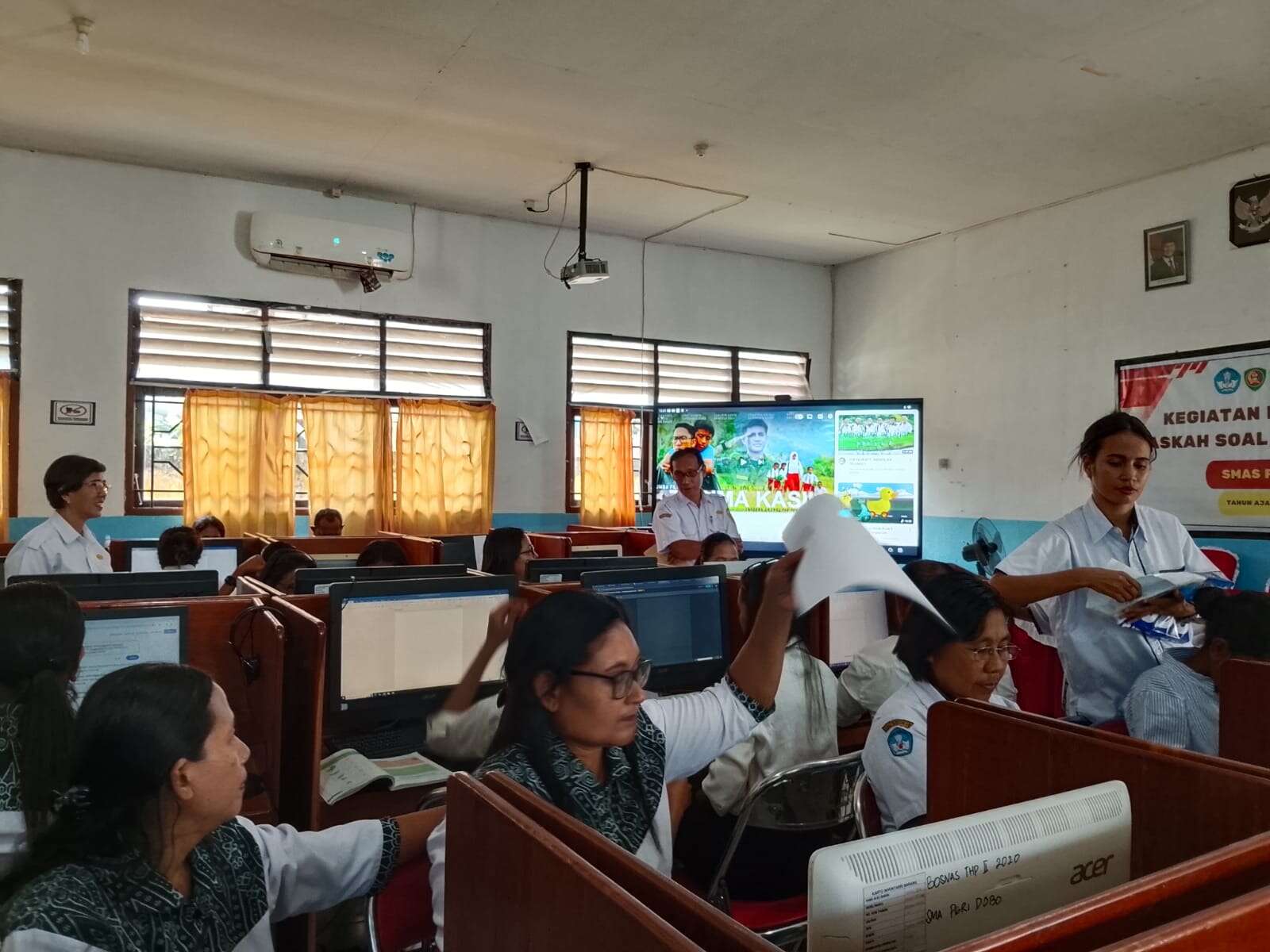 KEGIATAN PENYUSUNAN SOAL UJIAN SEKOLAH KELAS XII TAHUN AJARAN 2025/2026